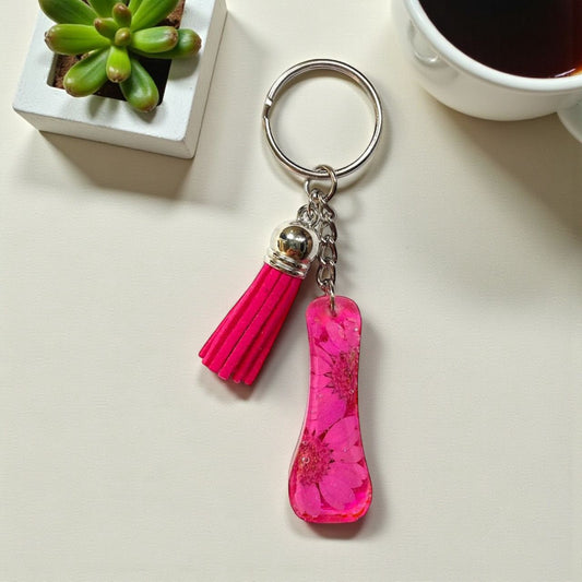 Resin Initial Keychain I – Natural Dried Flower