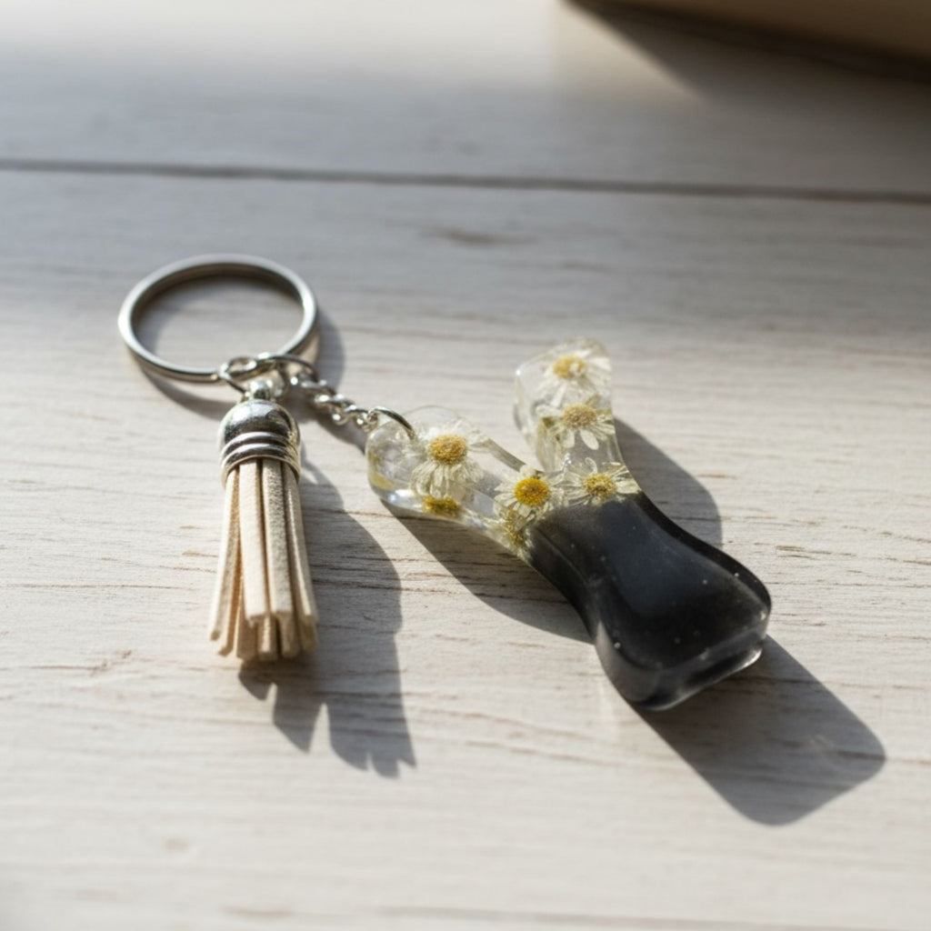 Y Resin Keychain with Dried Flowers Tassel