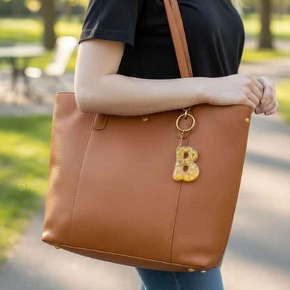 Handmade Letter B Resin Dried Flowers Glitter Keychain