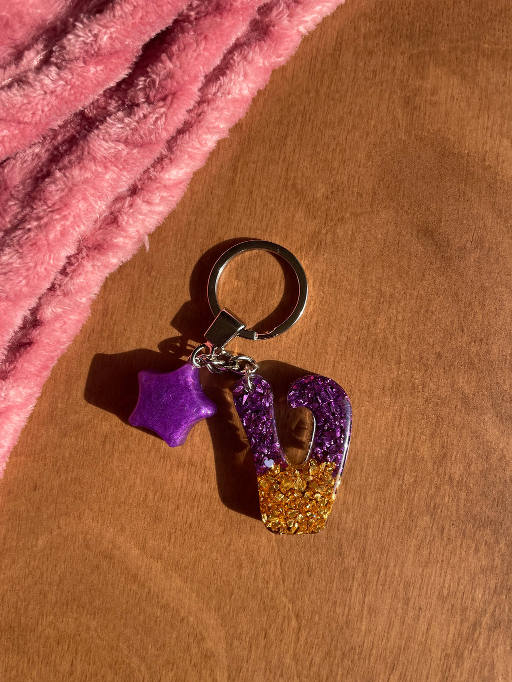 Handmade V Resin Golden Purple Stones Star Keychain