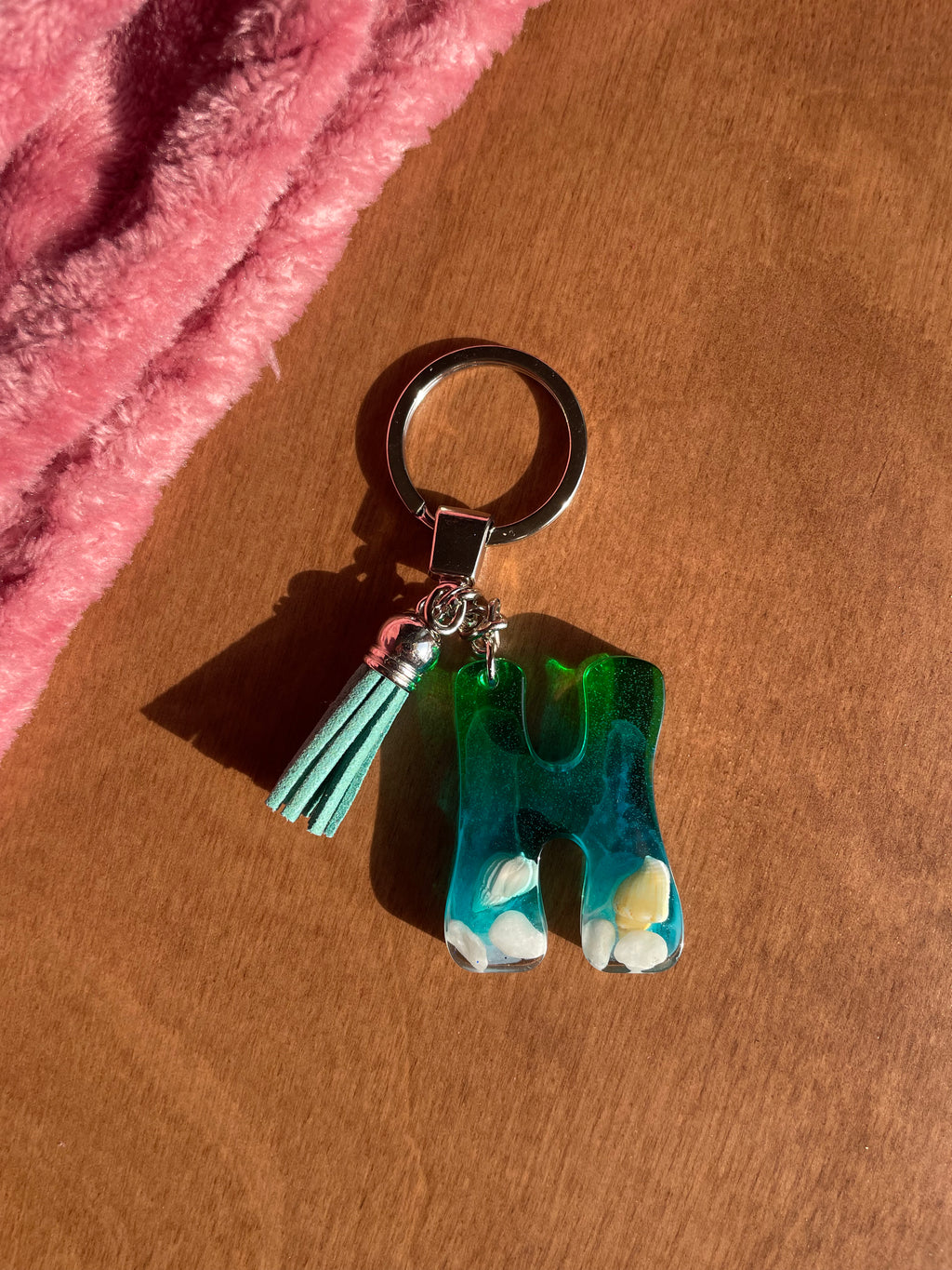 H Resin Ocean Effect Stone Shell Keychain