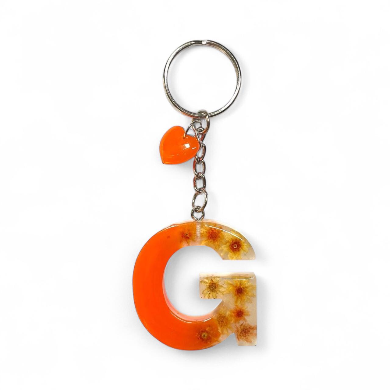 Resin Initial Keychain G – Natural Dried Flower