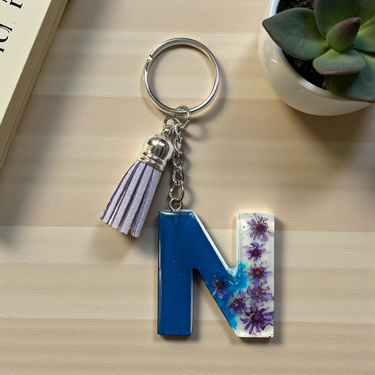 Resin Initial Keychain N – Natural Dried Flowers