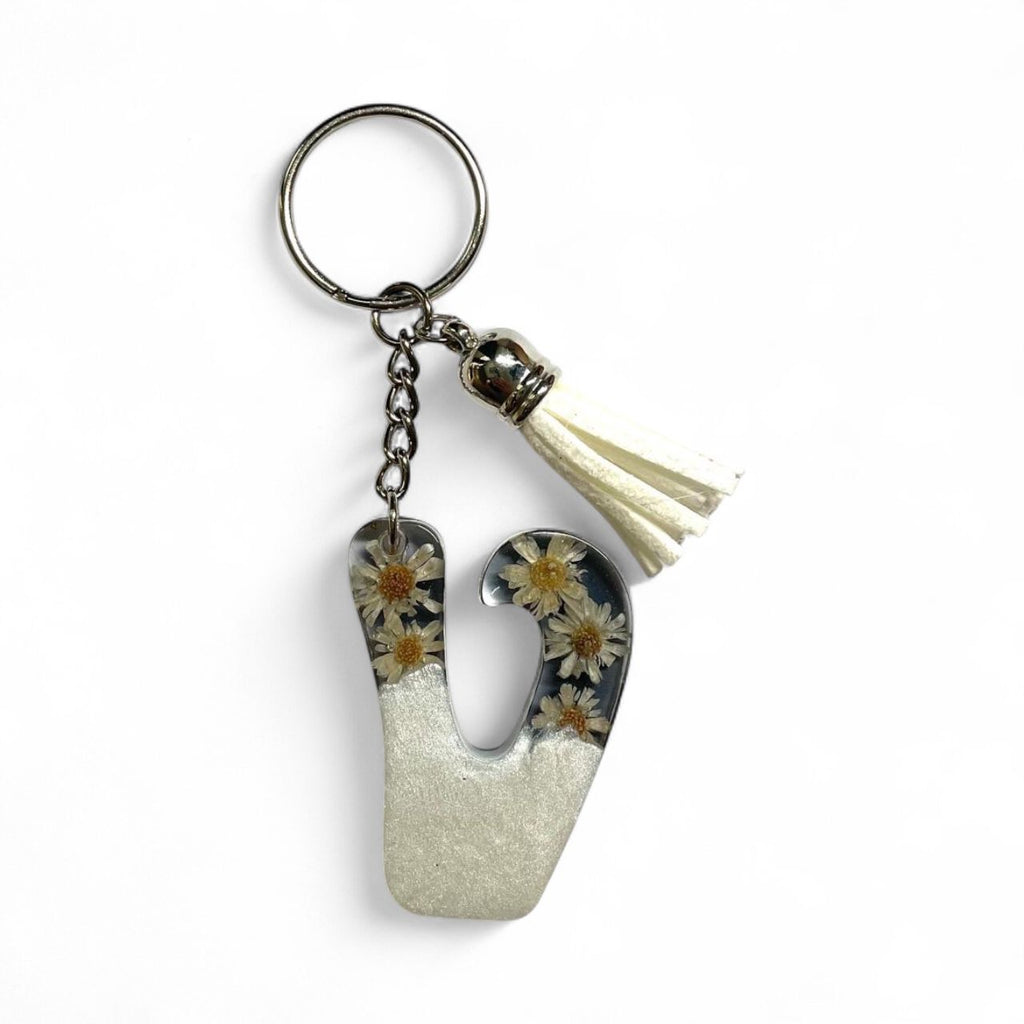 Resin Initial Keychain V – Natural Dried Flowers